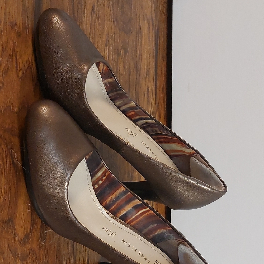 Anne Klein Women's Metallic Brown Heels
